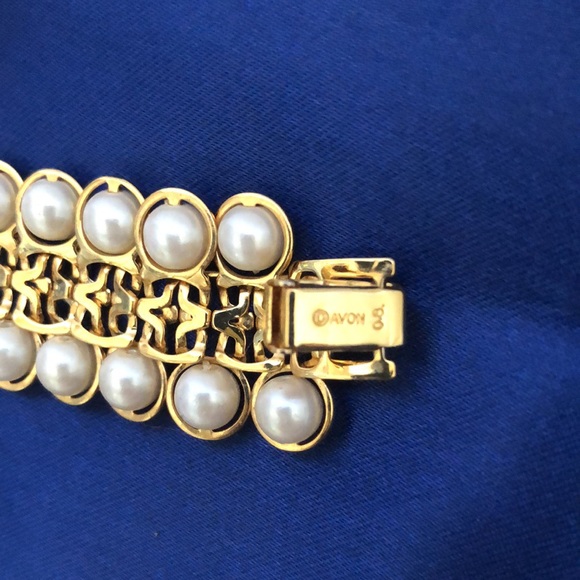 Avon Vintage Golden With Pearls Bracelet. - Picture 3 of 5